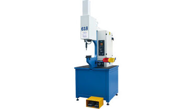 Machine for processing self clinhing fasteners S-618 Plus