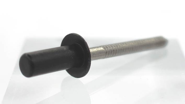 Rivet aveugle avec finition de surface spéciale